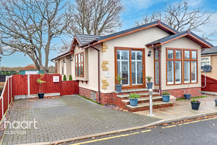 2 Bedroom Detached Bungalow For Sale In Oakleigh Residential Park, Clacton-on-Sea, CO16