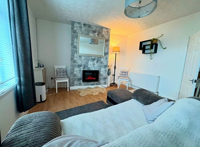 3 Bedroom End Of Terrace House To Rent In Well Lane, Rotherham, S60