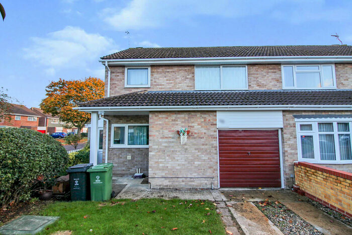 3 Bedroom Semi-Detached House To Rent In Overbrook, Eldene, SN3