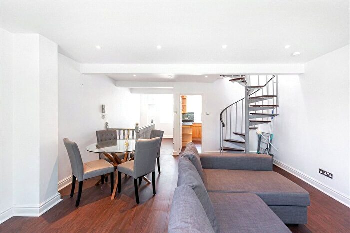 2 Bedroom Flat To Rent In Grays Inn Road, London, WC1X