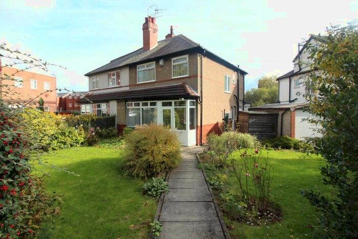 3 Bedroom Semi-Detached House To Rent In North Park Grove, Leeds, LS8