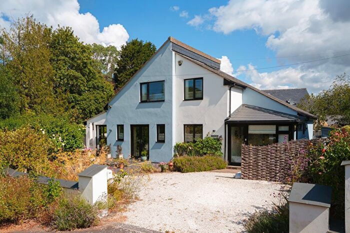 3 Bedroom Detached House For Sale In Higher Brooks, Street, BA16