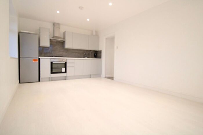 3 Bedroom Flat To Rent In Warley Road, UB4