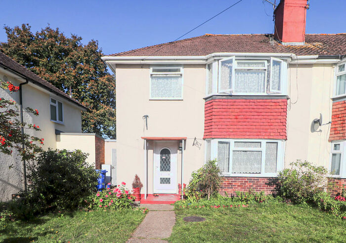 3 Bedroom Semi-Detached House To Rent In Cripley Road, Farnborough, GU14