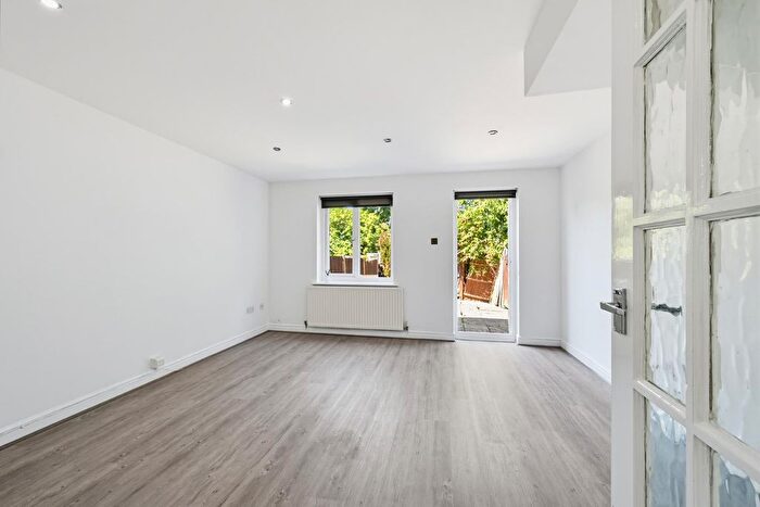 3 Bedroom Terraced House To Rent In Jade Close, London, E16