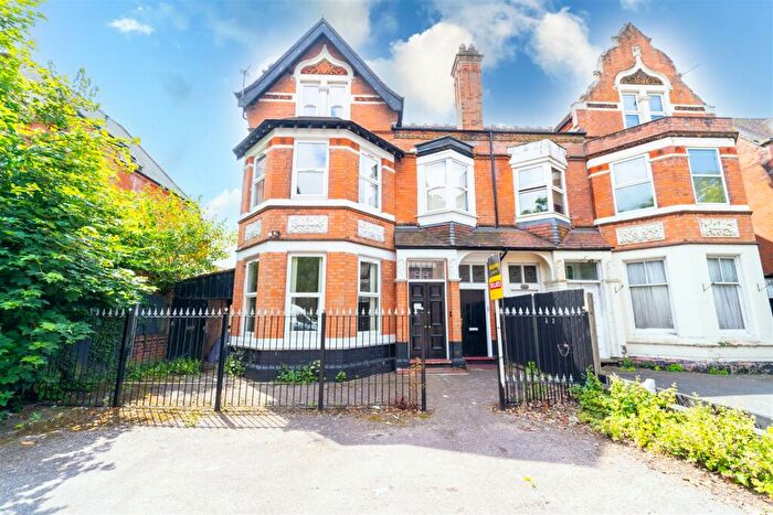 2 Bedroom House To Rent In Wake Green Road, Birmingham, B13