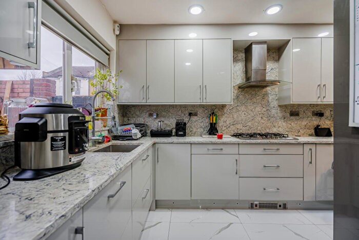 2 Bedroom Semi Detached House For Sale In Chalk Road, London, E13