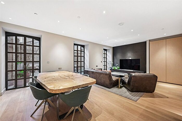 2 Bedroom Flat For Sale In Floral Street, Covent Garden, WC2E