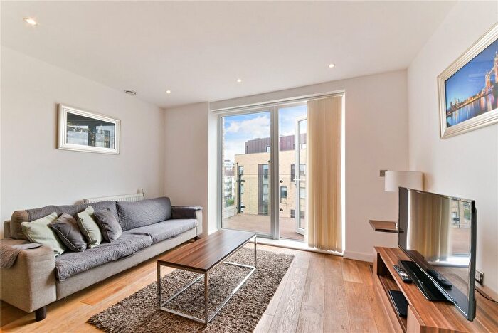 2 Bedroom Flat To Rent In Providence Place, London, SE10