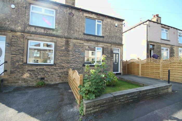 3 Bedroom Semi-Detached House To Rent In Albert Avenue, Idle, Bradford, BD10