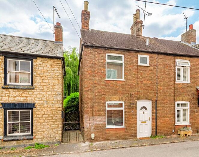 2 Bedroom End Of Terrace House For Sale In High Street, Deanshanger, MK19