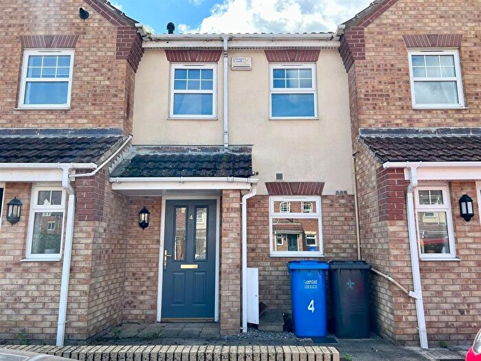 2 Bedroom Terraced House To Rent In Kariba Close, Chesterfield, S41