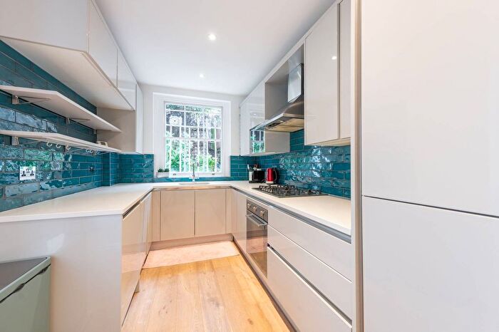 2 Bedroom Flat To Rent In Westbourne Gardens, Notting Hill, London, W2