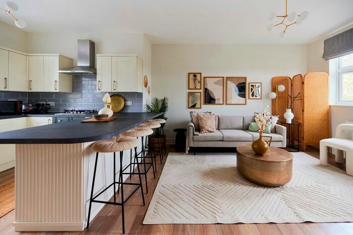 2 Bedroom Flat To Rent In Horn Lane, London, W3