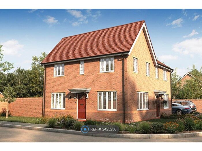 3 Bedroom Semi-Detached House To Rent In Kale Drive, Gloucestershire, GL2