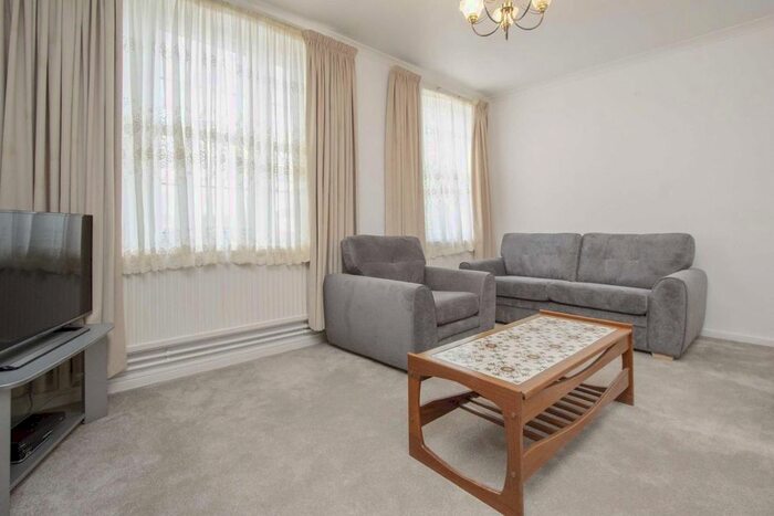 2 Bedroom Flat To Rent In Farringdon Road, London, EC1R