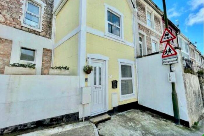 2 Bedroom Property To Rent In Princes Road, Torquay, TQ1