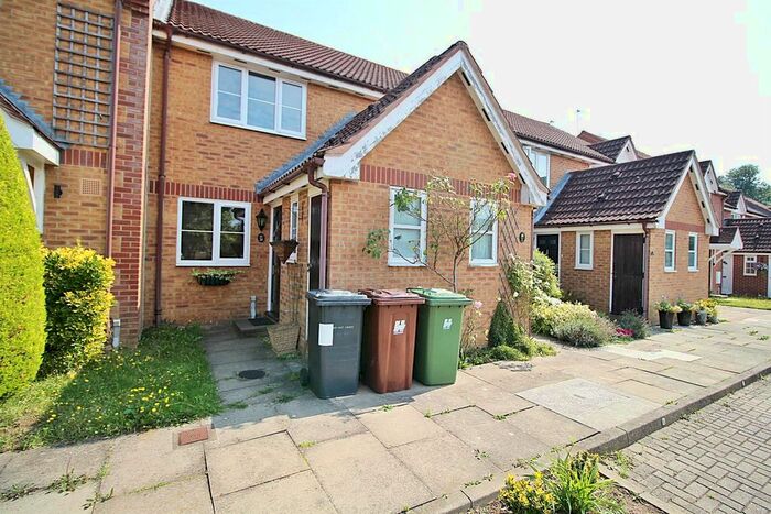 2 Bedroom Property To Rent In Novello Way, Borehamwood, WD6