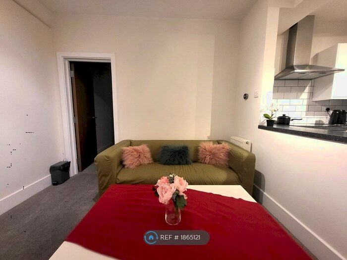 1 Bedroom Flat To Rent In Dewsbury Court, London, W4