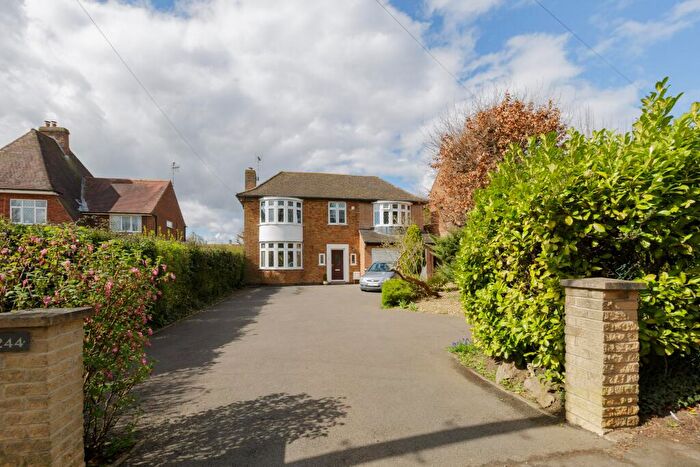 4 Bedroom Detached House For Sale In Hamilton Lane, Scraptoft, Leicester, LE7