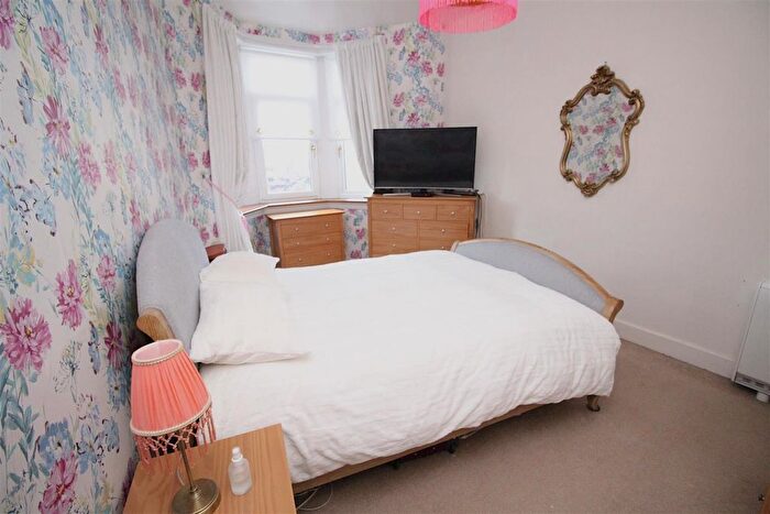 2 Bedroom Flat For Sale In Customhouse Lane, Port Glasgow, PA14