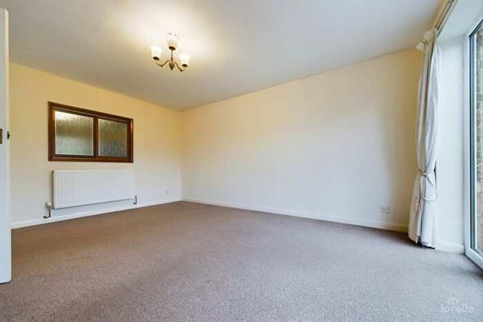 2 Bedroom Detached Bungalow For Sale In Barton Lane, Barrow-upon-Humber, North Lincolnshire, DN19