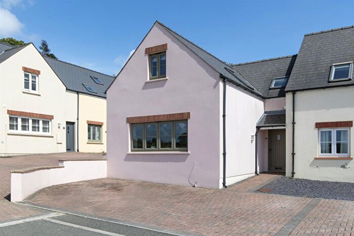 3 Bedroom Semi-Detached House For Sale In Boot Amp; Shoe Close, Crundale, SA62