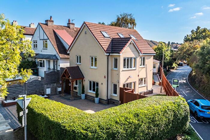 4 Bedroom Detached House For Sale In Cockmannings Road, Orpington, BR5