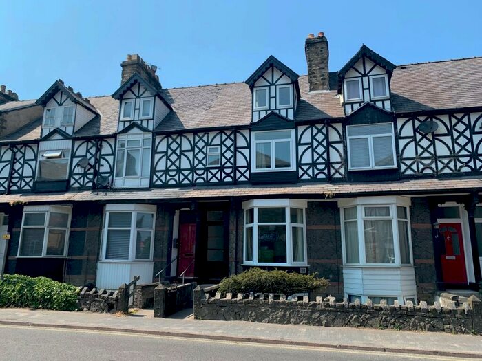 4 Bedroom House To Rent In Dale Road; Buxton., SK17