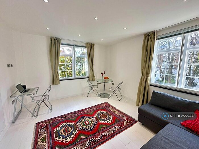 Studio To Rent In Langford Court, London, NW8