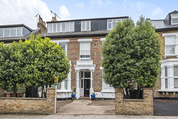 1 Bedroom Flat To Rent In Queens Drive, London, N4