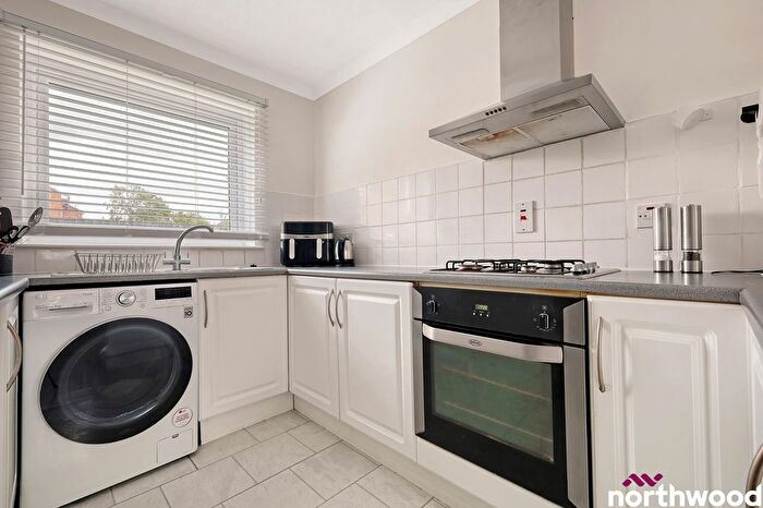 5 Bedroom End Terrace House For Sale In Paddock Drive, Springfield, Chelmsford, CM1