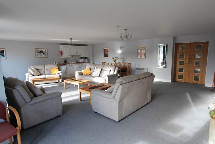 1 Bedroom Flat For Sale In Hart Road, Thundersley, SS7