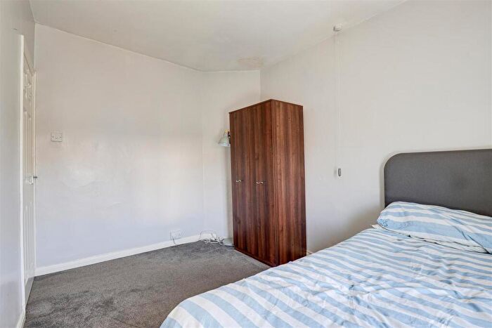 3 Bedroom Terraced House For Sale In Marina Avenue, Beeston, Nottinghamshire, NG9