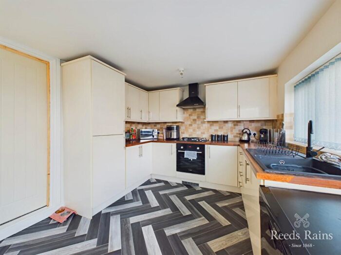 2 Bedroom Semi-Detached House For Sale In Goddard Avenue, Hull, East Riding Of Yorkshi, HU5