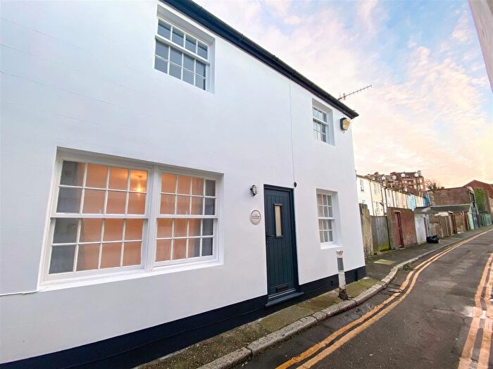 2 Bedroom Terraced House To Rent In Wellington Mews, Hastings, TN34
