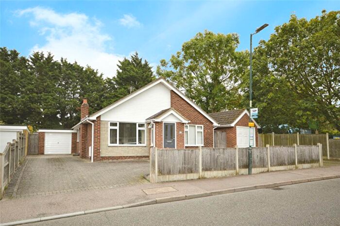 3 Bedroom Bungalow To Rent In View Road, Cliffe Woods, Rochester, Kent, ME3