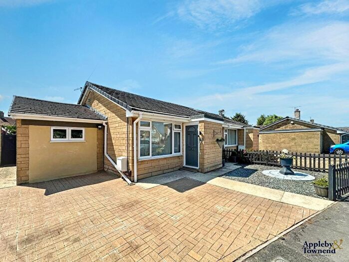 2 Bedroom Semi-Detached House For Sale In Sherwood Avenue, Melksham, SN12