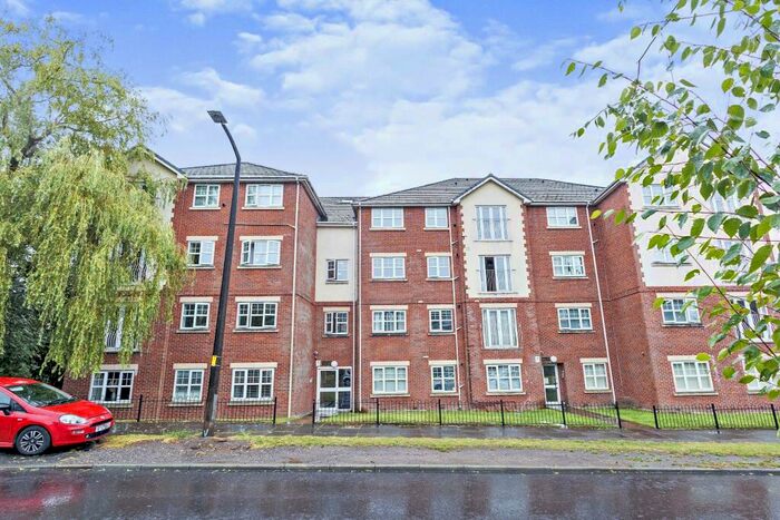 2 Bedroom Apartment To Rent In Windsor Court, Haughton Green, M34