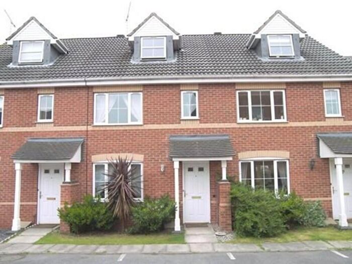 3 Bedroom Town House To Rent In Book Now For Sept, CV1