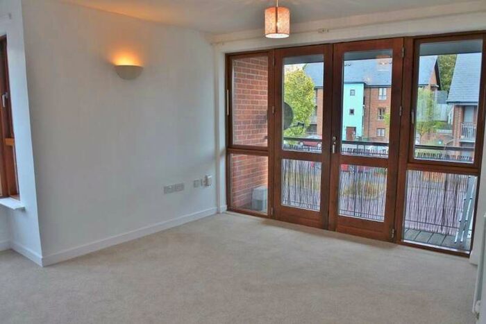 2 Bedroom Property To Rent In Forsythia Walk Basingstoke, RG21