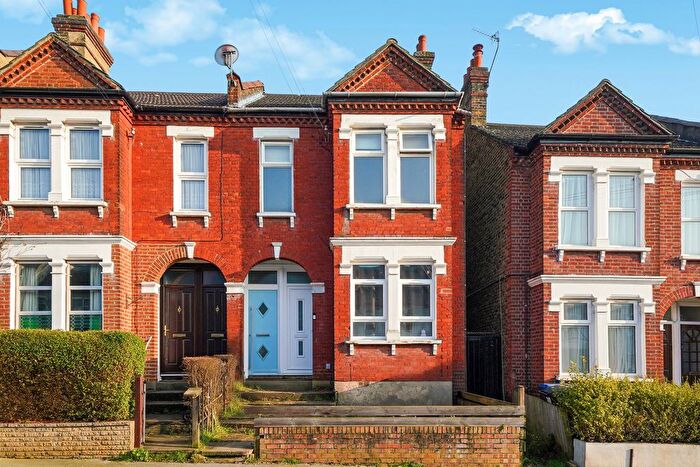 2 Bedroom Maisonette For Sale In Grange Park Road, Thornton Heath, CR7