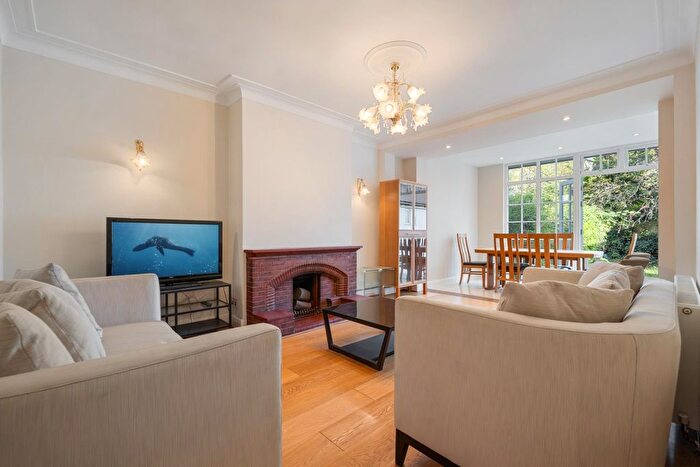 4 Bedroom Semi-Detached House To Rent In Brunswick Gardens, Ealing, London, W5