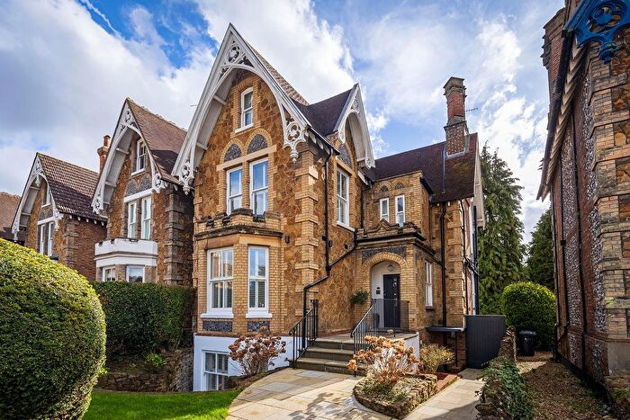 4 Bedroom Detached House For Sale In Epsom Road, Guildford, GU1