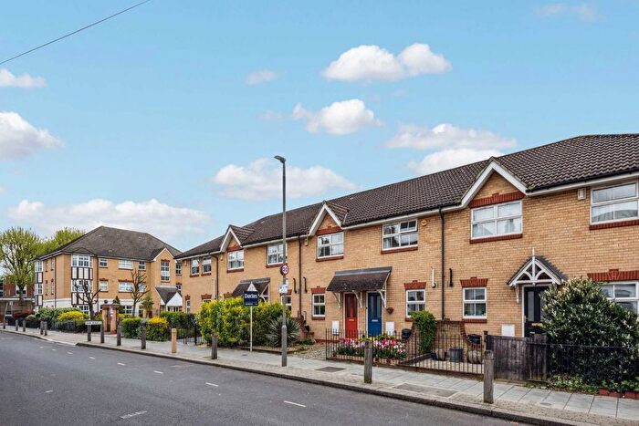 2 Bedroom Property To Rent In Swaffield Road, Swaffield Road, SW18