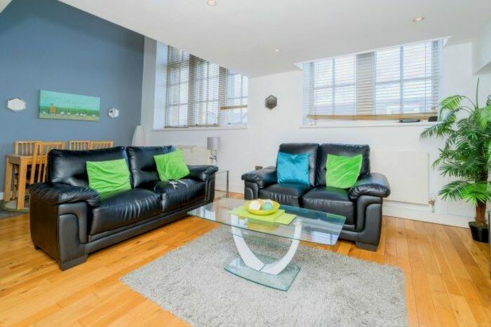 2 Bedroom Flat To Rent In North Road West, Plymouth, PL1