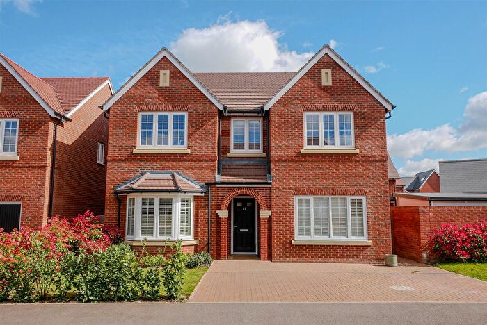 4 Bedroom Detached House For Sale In Maple Furlong, Benson, OX10