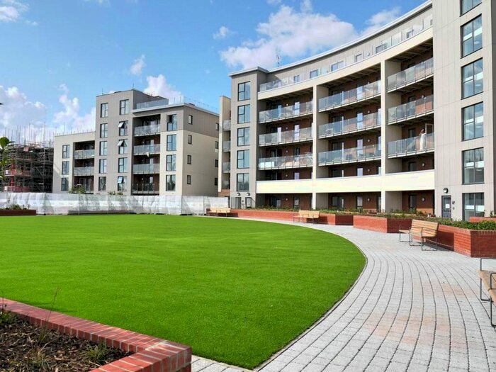 2 Bedroom Flat To Rent In Manor Way, Borehamwood, WD6