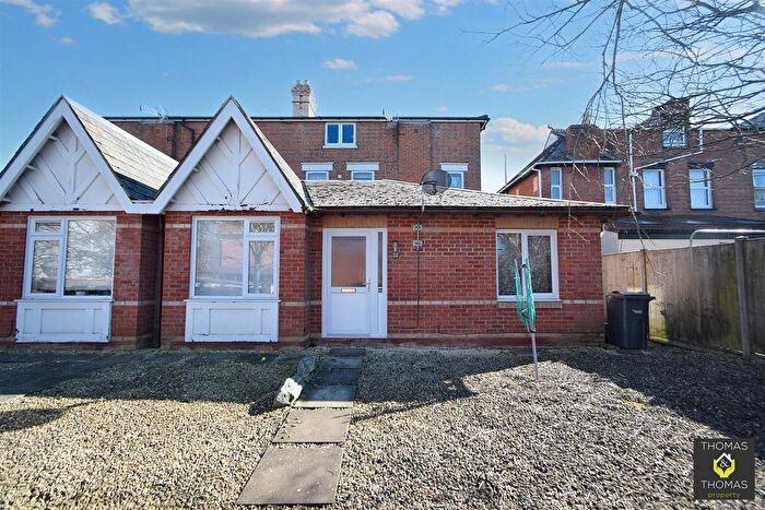 1 Bedroom Bungalow To Rent In Park End Road, Gloucester, GL1