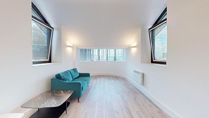 1 Bedroom Flat To Rent In New Horizons Court, Brentford, TW8
